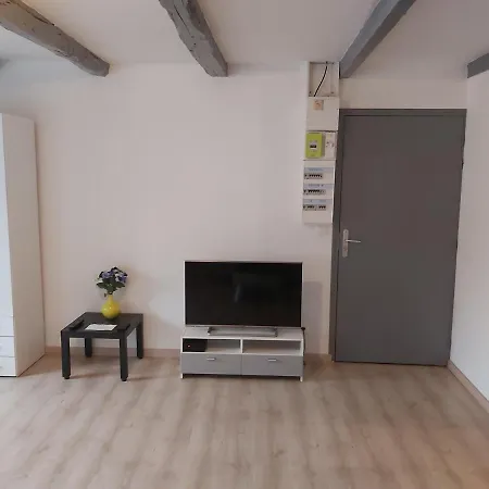 Apartment Hebergements Sylvain Neuilly-l'Eveque