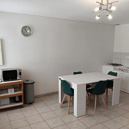 Hebergements Sylvain * Neuilly-l'Évêque