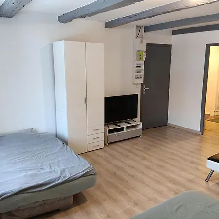 Hebergements Sylvain * Neuilly-l'Évêque