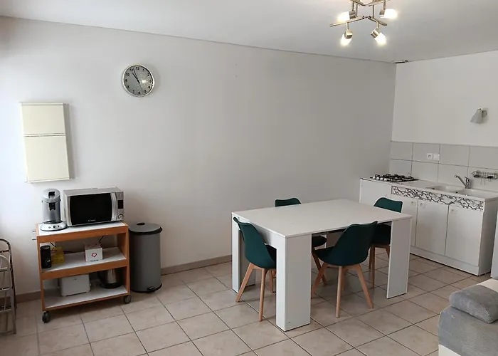 Hebergements Sylvain * Neuilly-l'Eveque