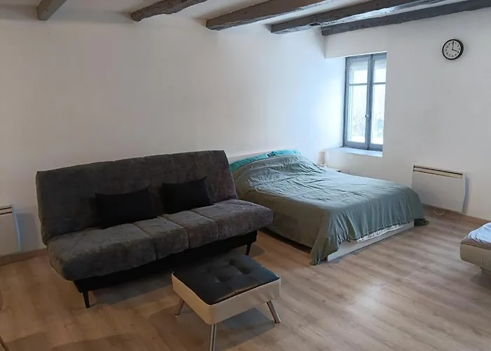 Apartment Hebergements Sylvain Neuilly-l'Eveque